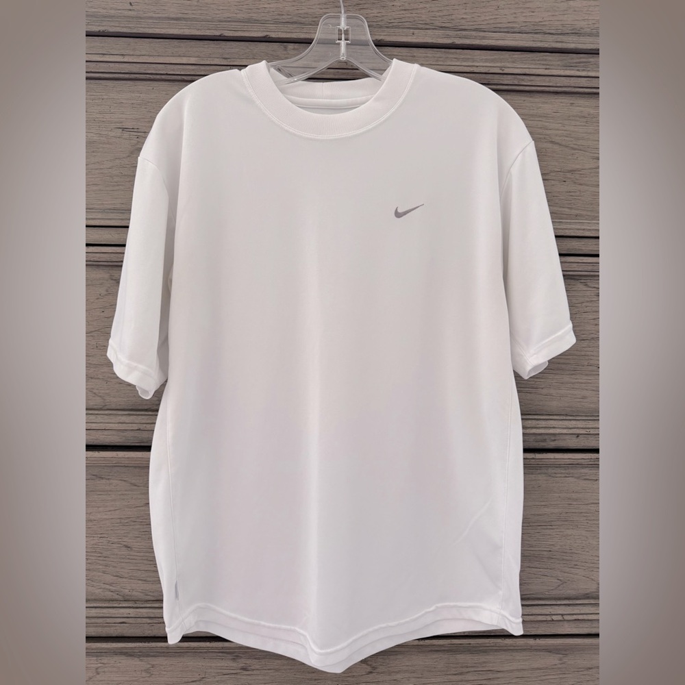 Nike Dri-Fit White Short Sleeve Shirt EUC Activewear Top Performance